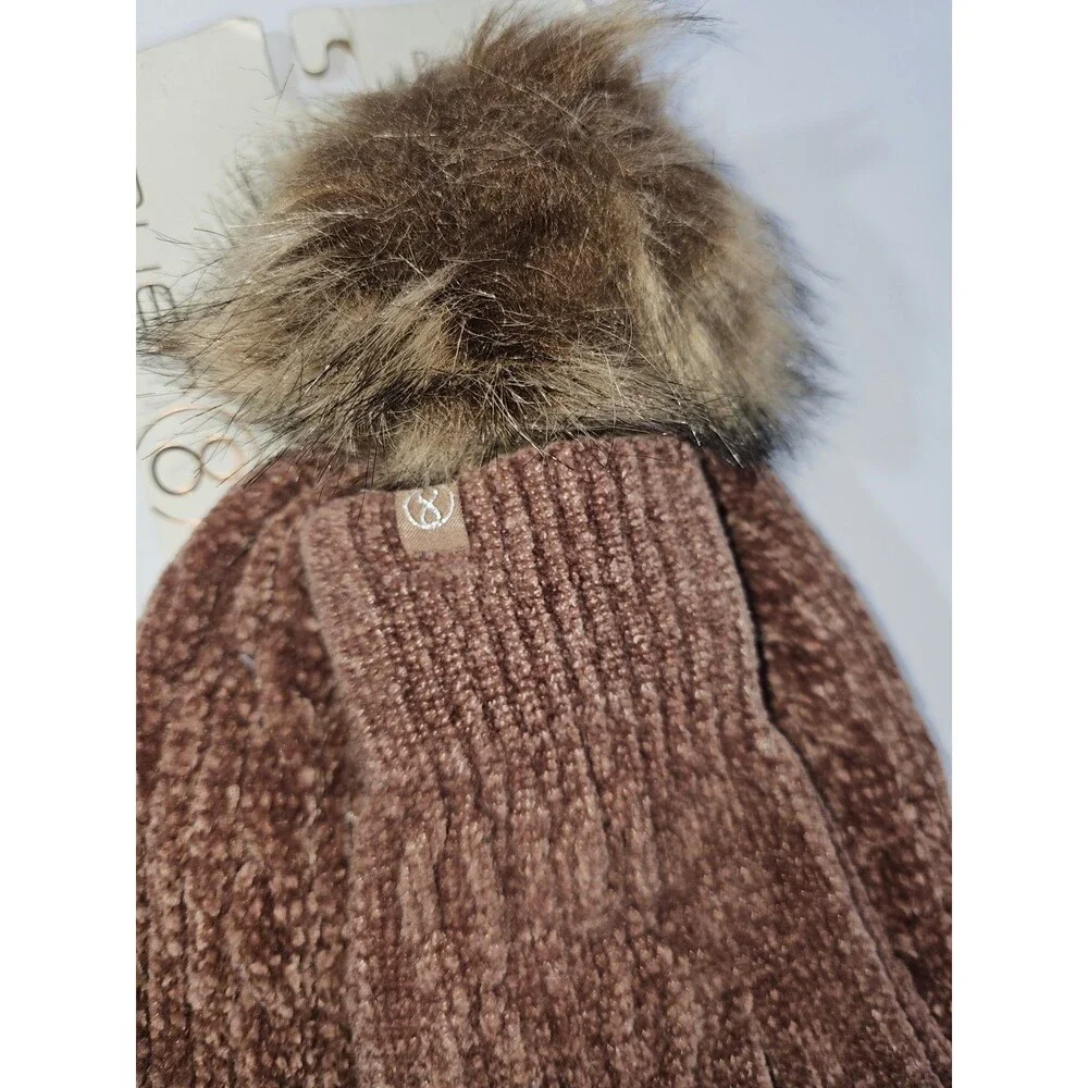 Layer 8 Chenille Knit Pom Beanie Hat and Glove Set Rust New!